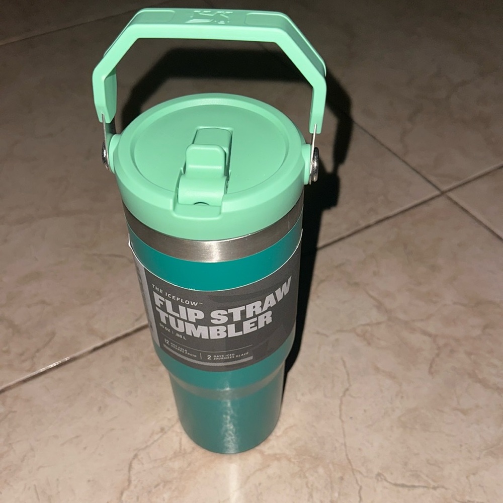 Stanley 30 Oz Ice Flow Tumbler